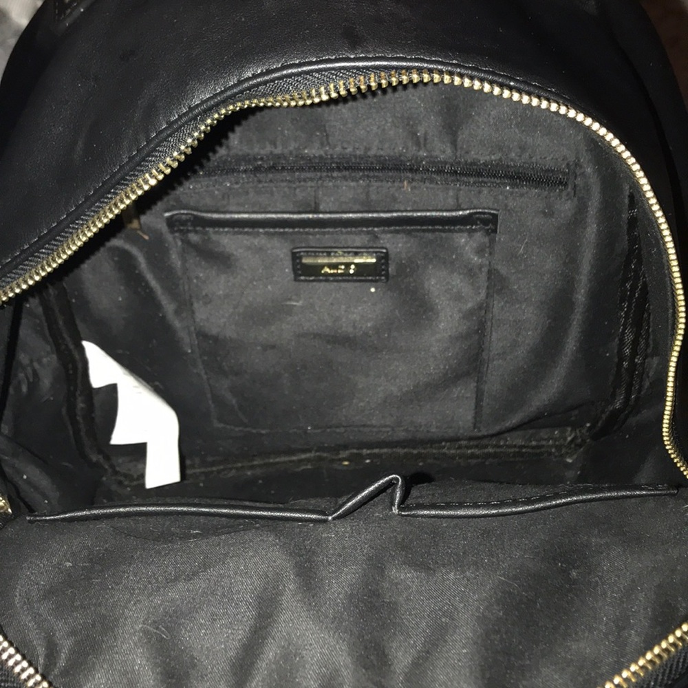 Backpack - Picture 5 of 6
